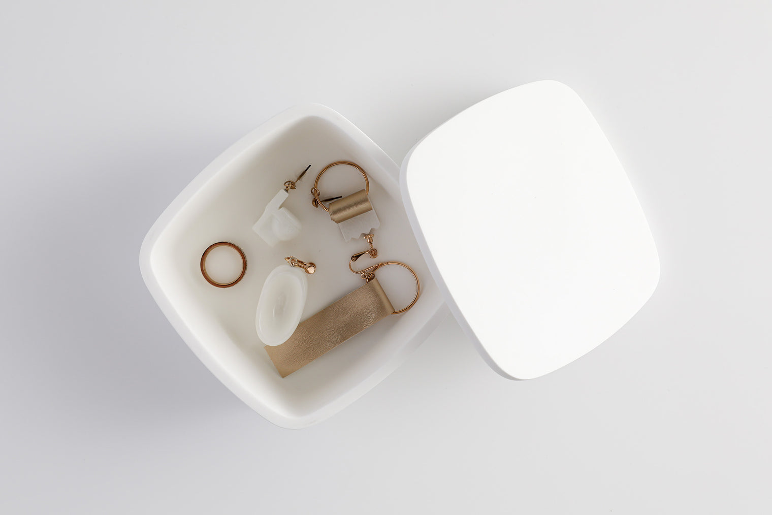 PLUTO 210 Cotton Ball Case-8050 Solid Surfaces Home-INFINITE-訂造洗手盆,浴室翻新, small size bathtubs, custom-made bathtub HK,freestanding bathtub Hong Kong, 獨立式 浴缸 香港, premium bathtub brands HK, Where to buy bathtubs in Hong Kong, best custom bathroom furniture HK, Infinite Bath, Infinite浴缸, Cloakroom,Vanities, Mirrors,Bathroom Furniture, 浴室裝修,浴室 櫃 訂造