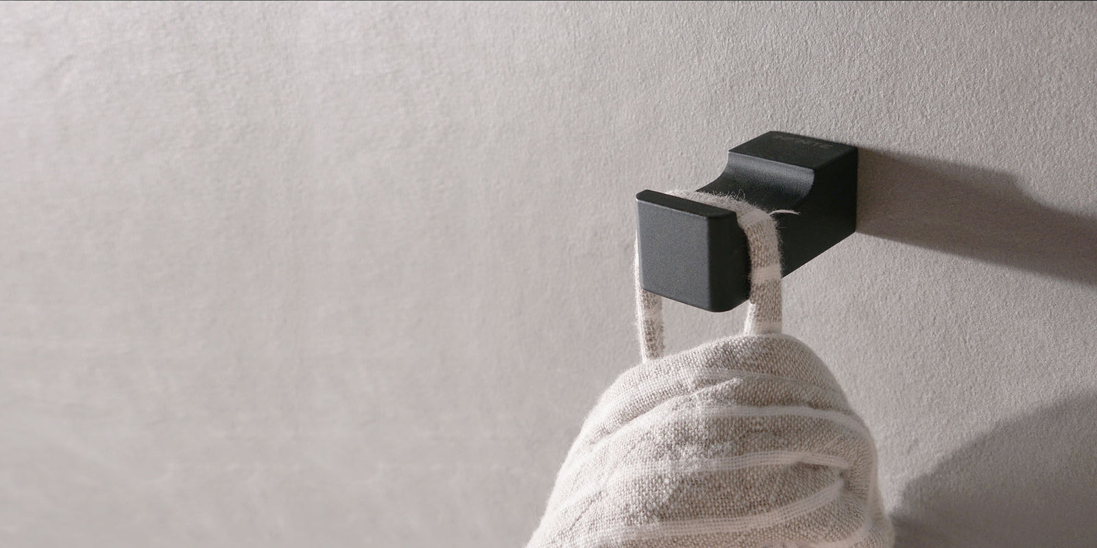 Robe Hooks-INFINITE BATH, 訂造浴室潔具,Hong Kong custom bathtub,Hong Kong bathroom design company, Luxury bathtub brands Hong Kong,浴室配件,浴缸香港,Bespoke bathroom,浴室設計 公司