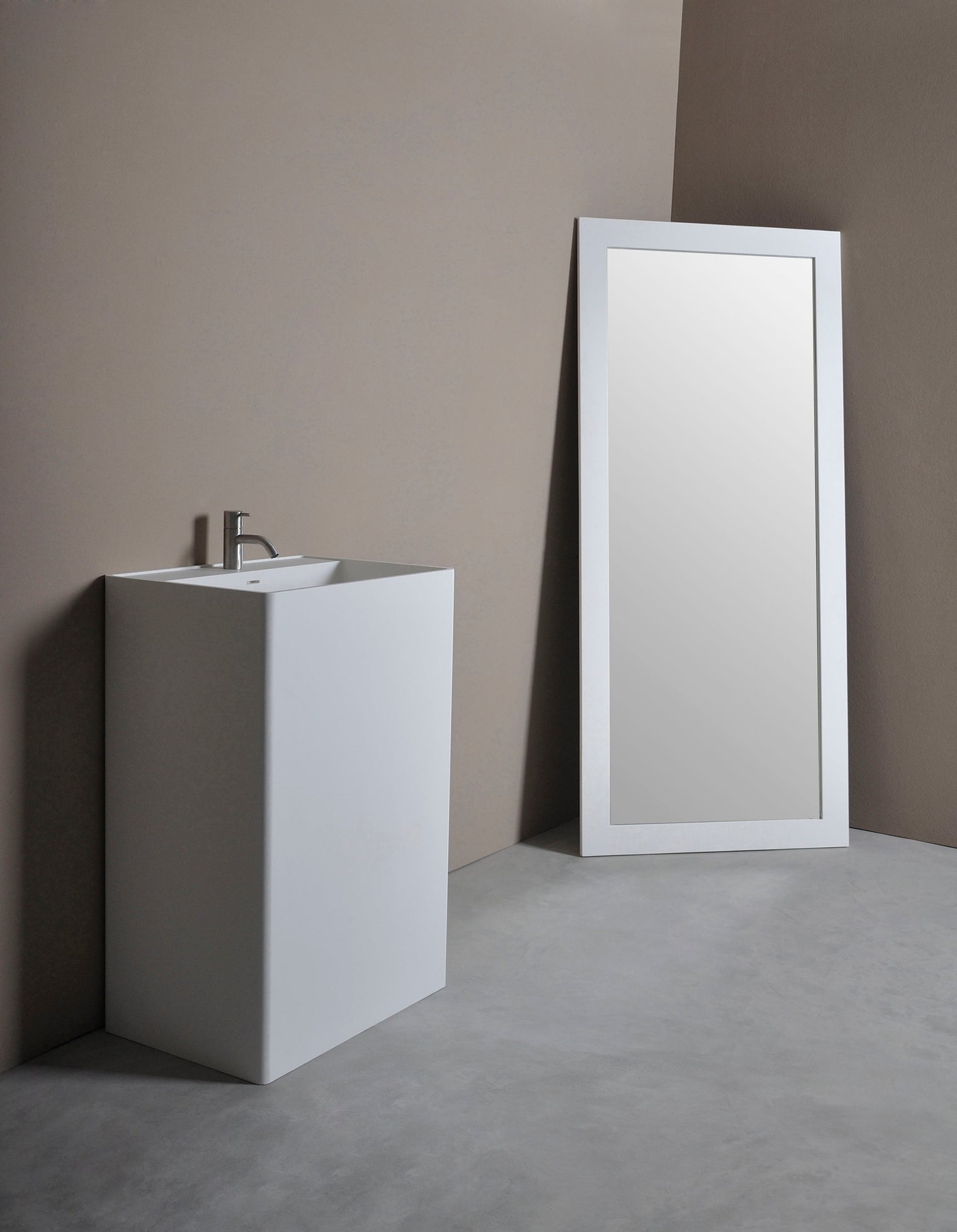 Bassano P 60-PEDESTAL WASHBASINS-訂造一體無縫洗手盆,Tailor made Washbasins,waterbasin hk, 浴室物料,浴室裝修,訂造洗手盆,浴室翻新,Bathroomware ,Bespoke bathroom,浴室配件,訂造浴室潔具,訂造浴室傢俬,香港 浴室設計 公司,best custom bathroom furniture HK, Infinite Bath
