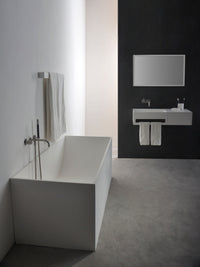 Lugano 170 Freestanding Solid Surfaces Rectangle Bathtub Lugano系列1米7長方型人造石獨立式大浴缸採用特別溢水設計