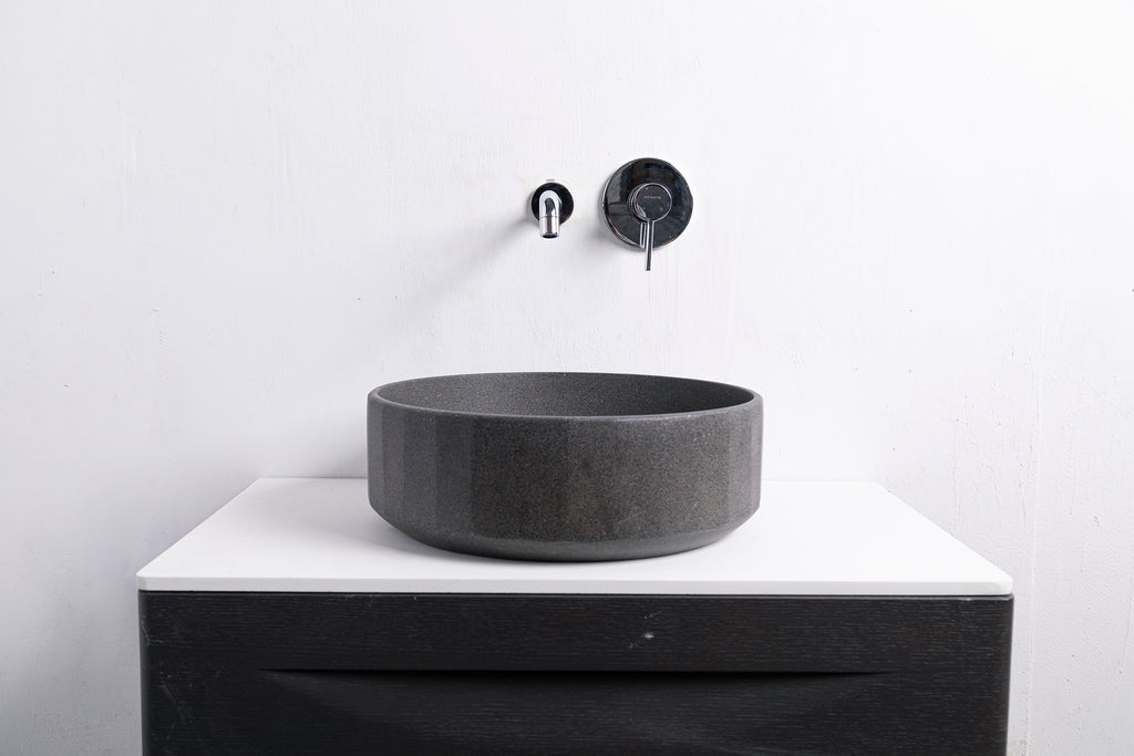 TRENTO D42 Designer Round Concrete Overcounter Washbasin TRENTO系列42CM圓型水泥設計師檯上式臉盆採用特別溢水設計