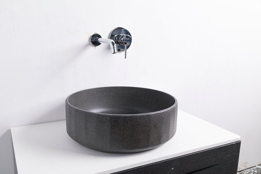 TRENTO D42 Designer Round Concrete Overcounter Washbasin TRENTO系列42CM圓型水泥設計師檯上式臉盆採用特別溢水設計